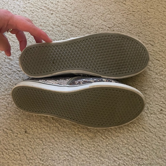 Vans - Picture 6 of 6